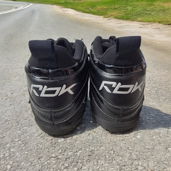 Reebok NFL men's cleats size 12 in excellent preloved condition. Cleats intact. - Picture 6 of 9